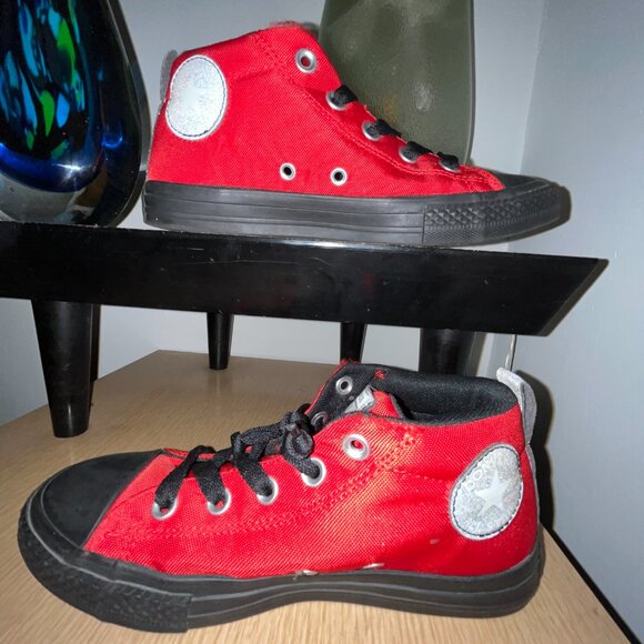 EUC CTAS Converse  Street Mid Red / Black 658595F (Jr. 3) KICKS - Picture 2 of 6